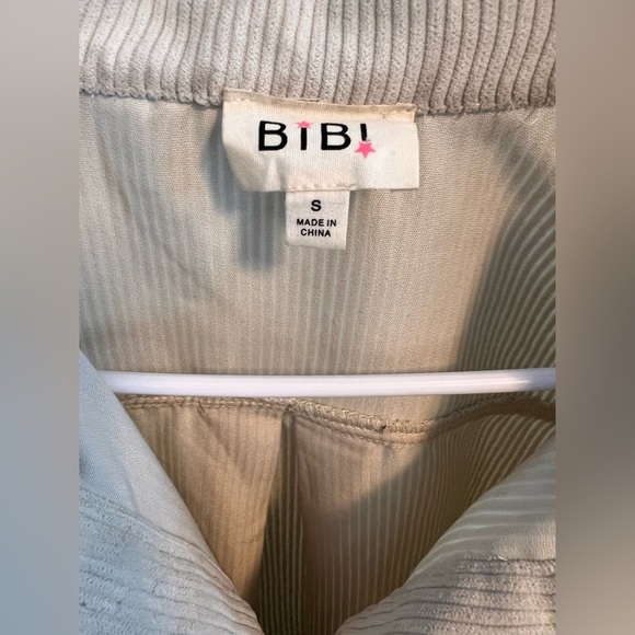 BiBi Corduroy Sequin Sleeve Button Down Shirt – Size Small - Picture 5 of 10